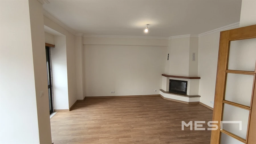 Apartamento T3 para Venda em Algueirão-Mem Martins Foto 12