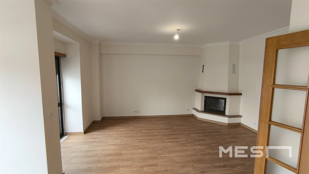 Apartamento T3 para Venda em Algueirão-Mem Martins Foto 12