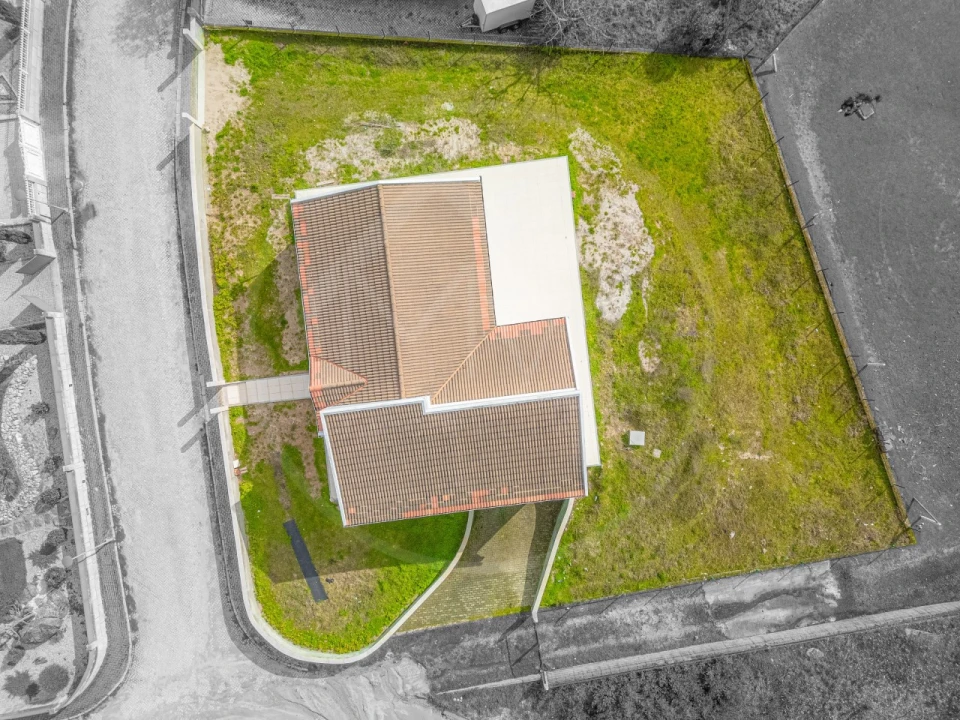 Moradia T3 para Venda em Bornes de Aguiar Foto 17