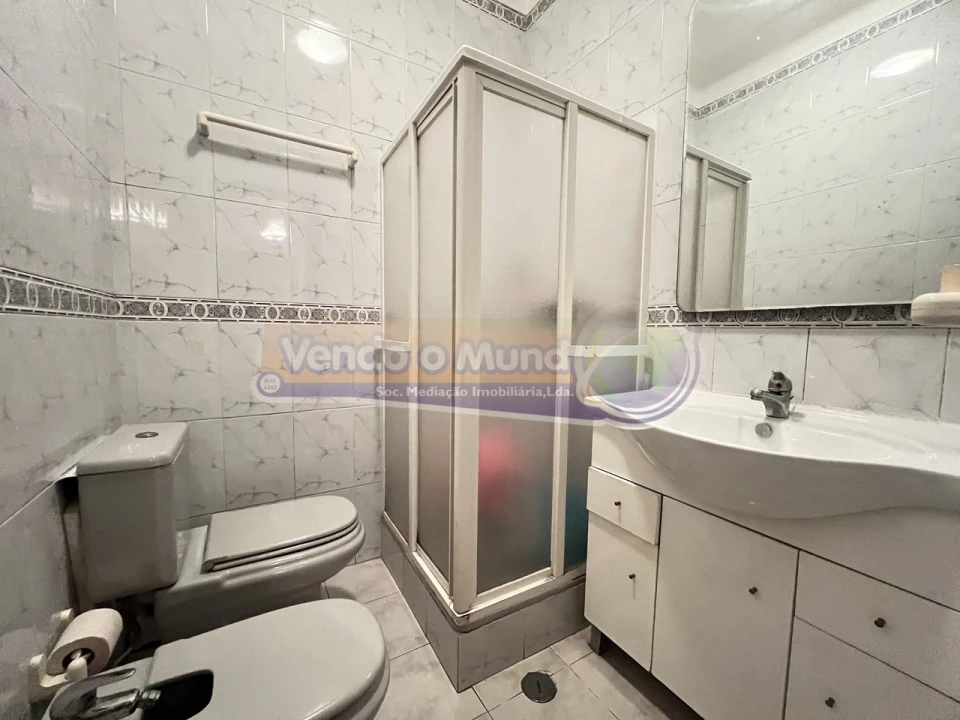 Apartamento T2 para Venda em Algés, Linda-A-Velha e Cruz Quebrada-Dafundo Foto 14