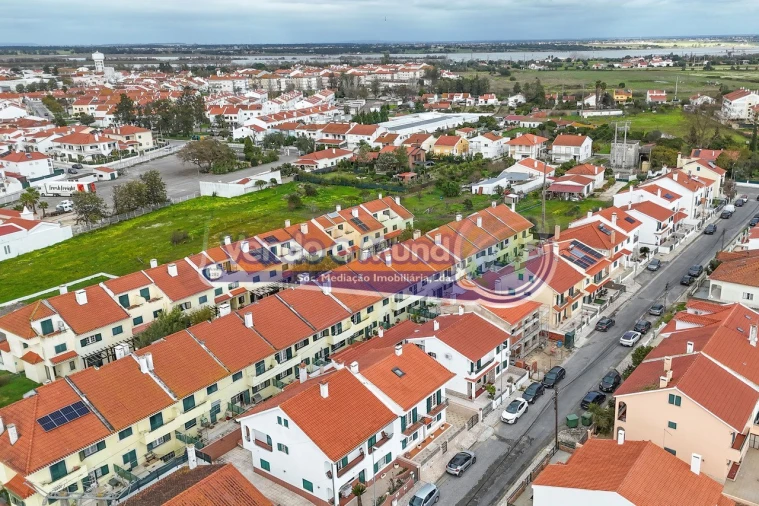 Moradia T6 para Venda em Benavente Foto 4