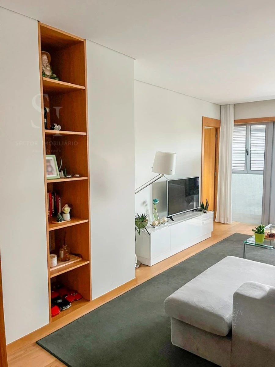 Apartamento T4 para Venda em Paranhos Foto 2