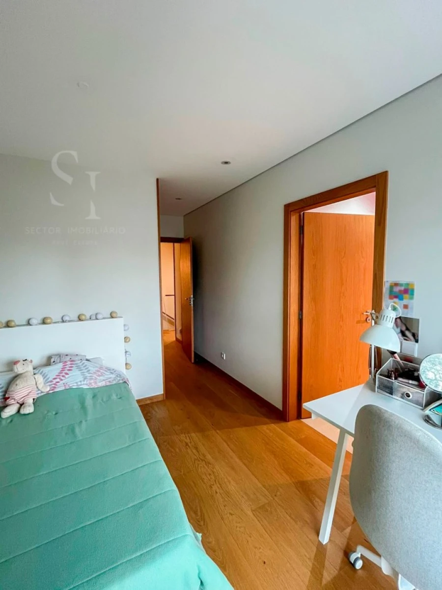 Apartamento T4 para Venda em Paranhos Foto 18