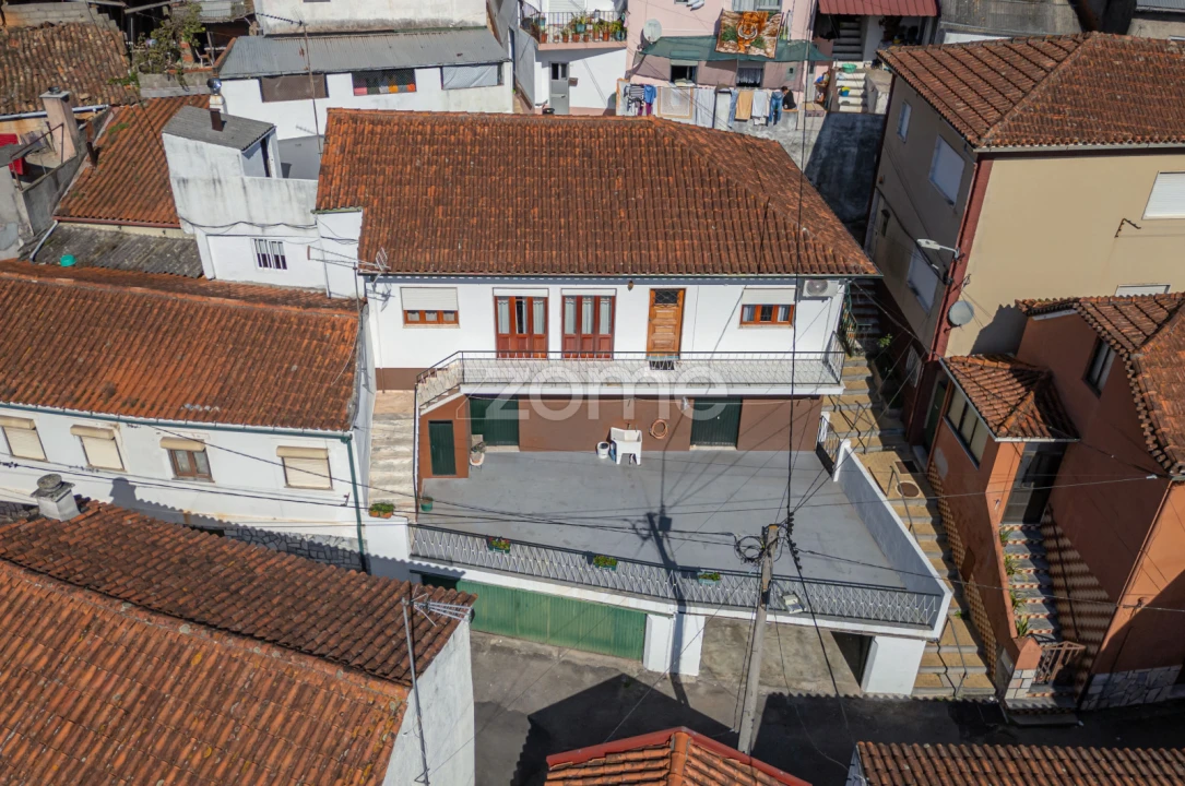Moradia T4 para Venda em Ceira Foto 3
