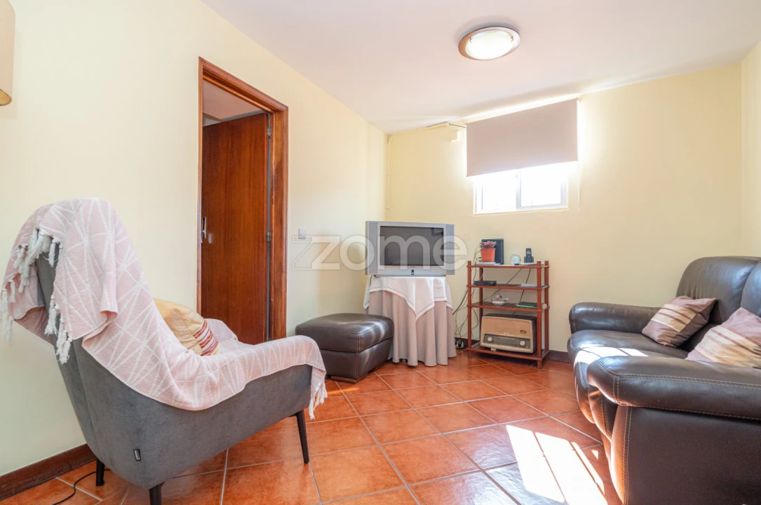 Moradia T4 para Venda em Ceira Foto 4