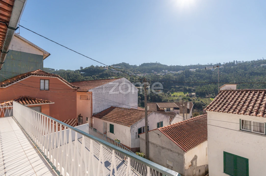 Moradia T4 para Venda em Ceira Foto 23