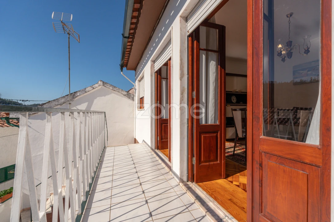 Moradia T4 para Venda em Ceira Foto 24