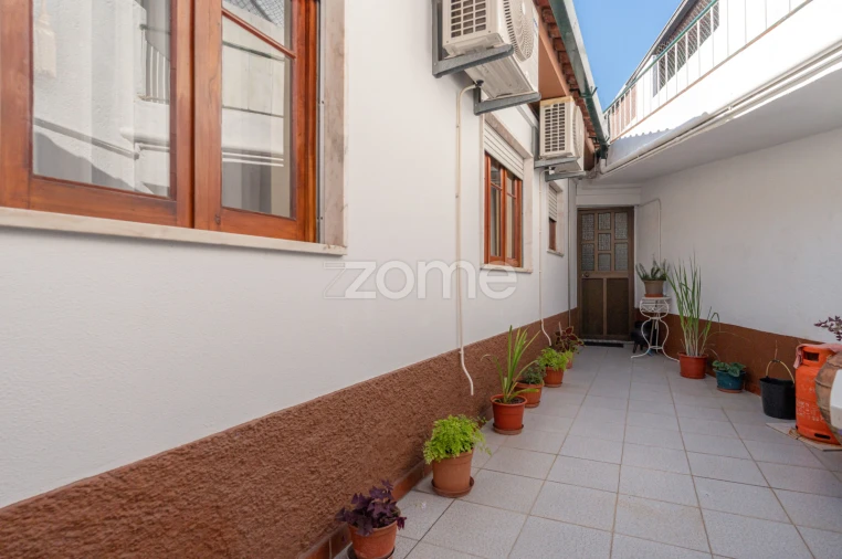 Moradia T4 para Venda em Ceira Foto 1