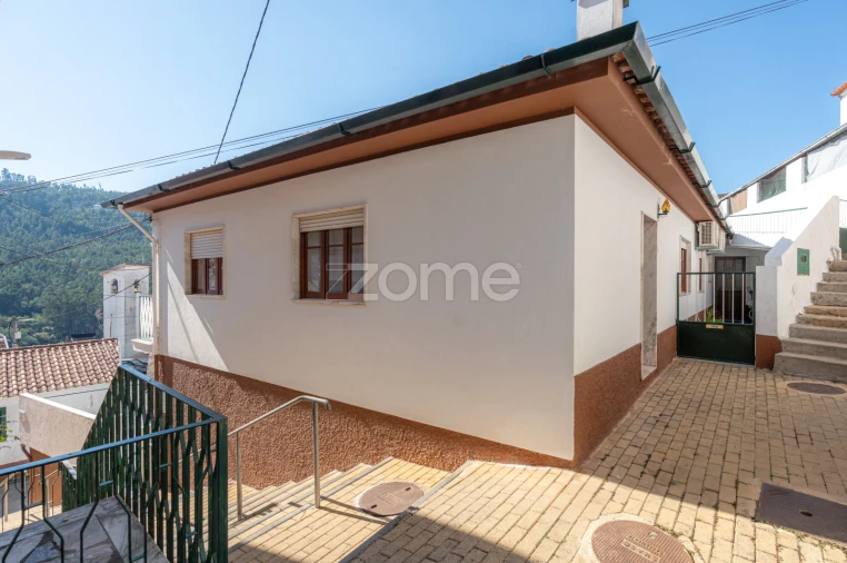 Moradia T4 para Venda em Ceira Foto 27