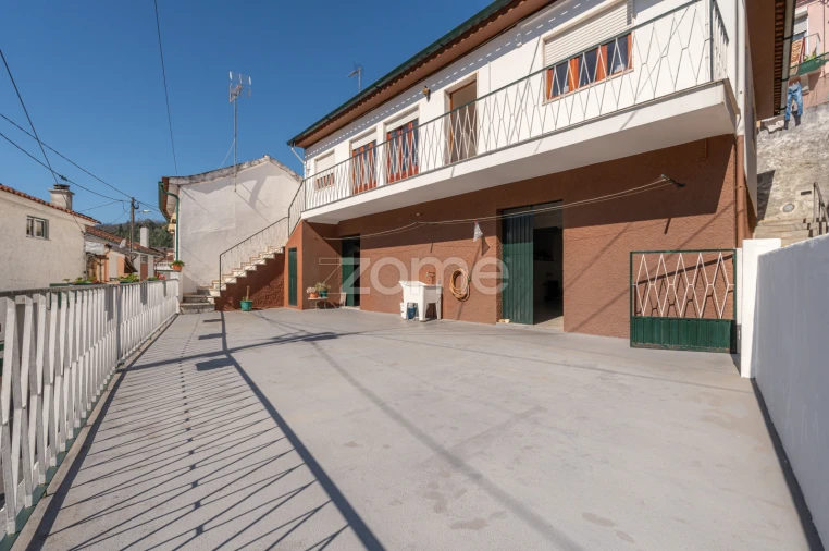 Moradia T4 para Venda em Ceira Foto 36