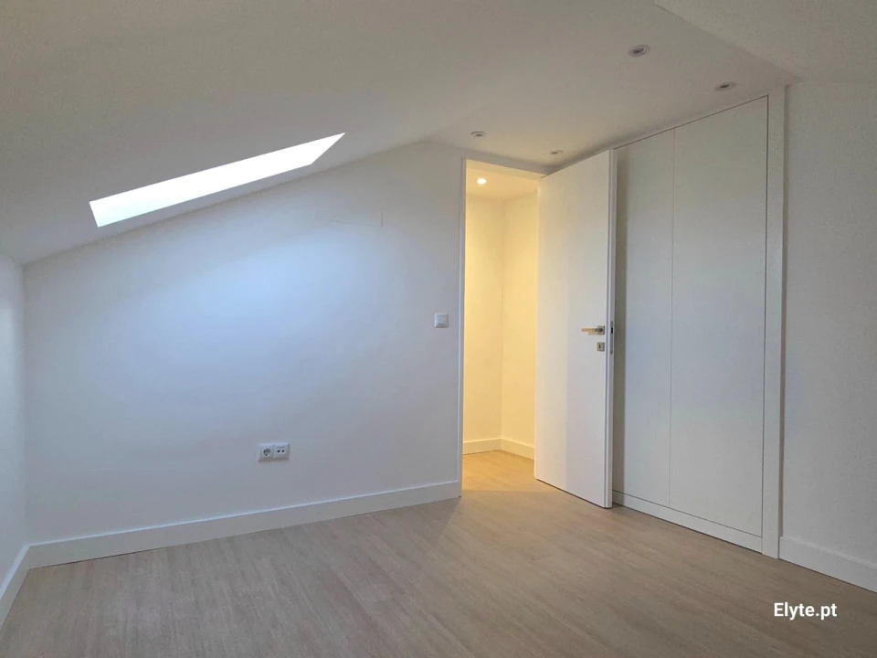 Apartamento T3 para Venda em Laranjeiro e Feijó Foto 1