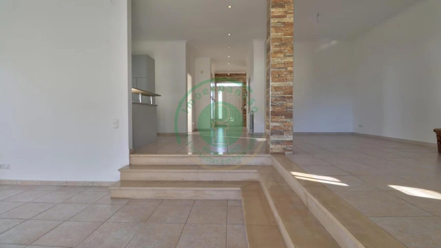 Moradia T4 para Venda em Buarcos Foto 3