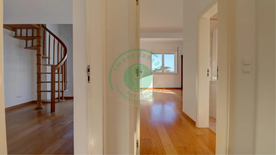 Moradia T4 para Venda em Buarcos Foto 11