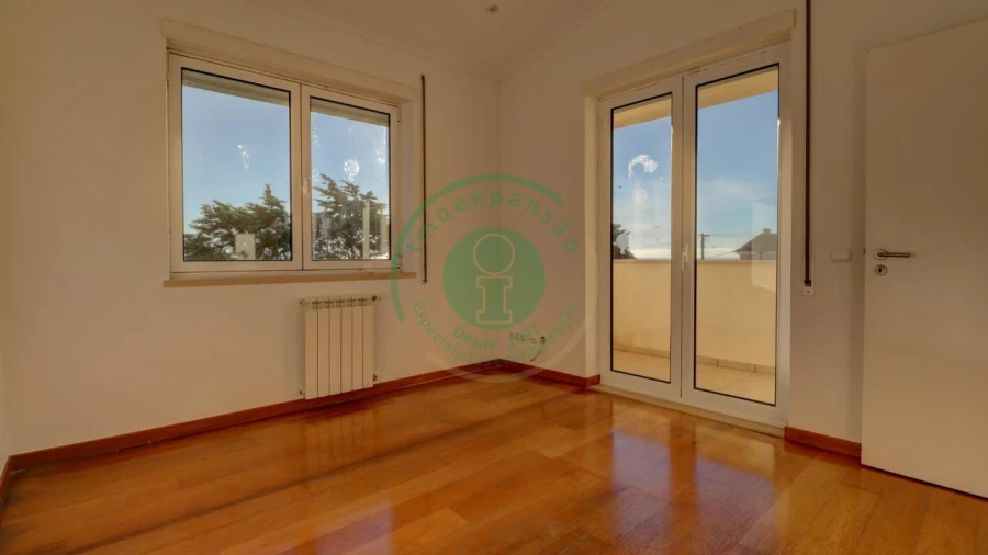 Moradia T4 para Venda em Buarcos Foto 15