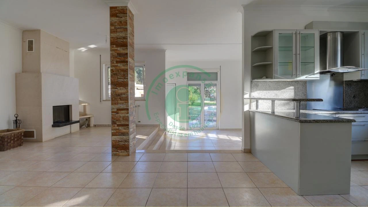 Moradia T4 para Venda em Buarcos Foto 1