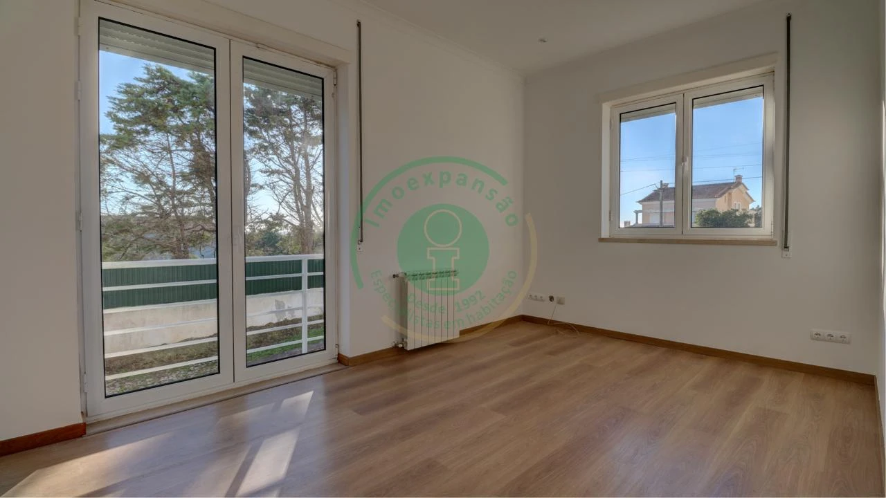 Moradia T4 para Venda em Buarcos Foto 6