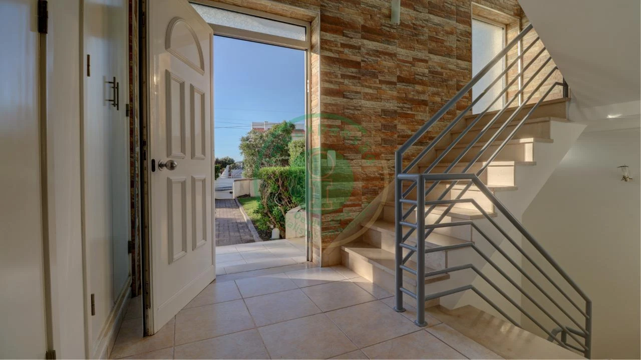 Moradia T4 para Venda em Buarcos Foto 8