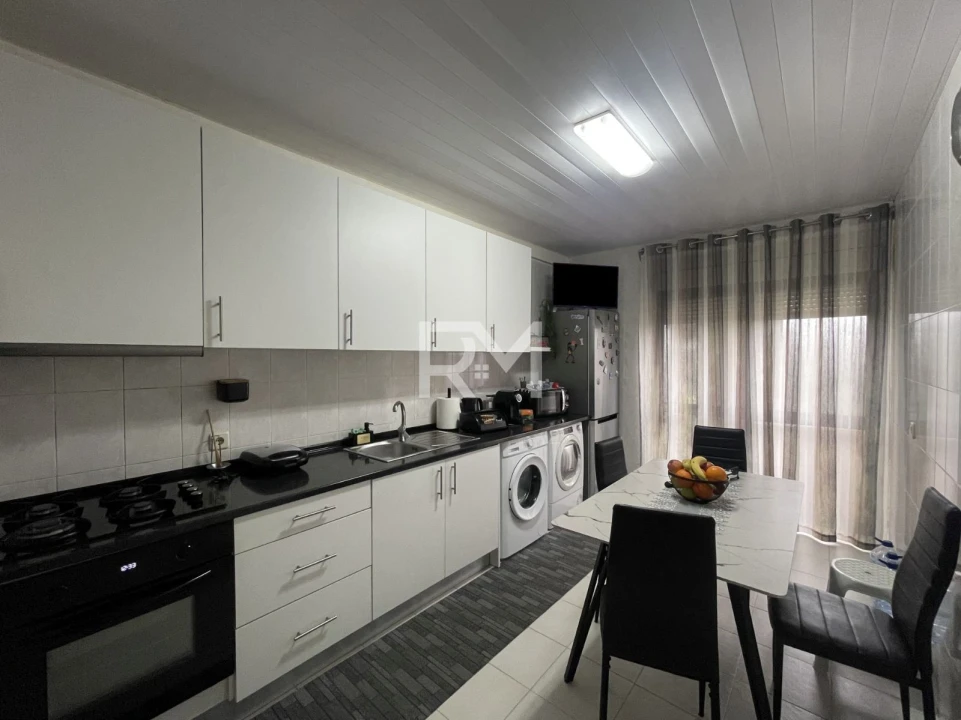 Apartamento T2 para Venda em Baltar Foto 1