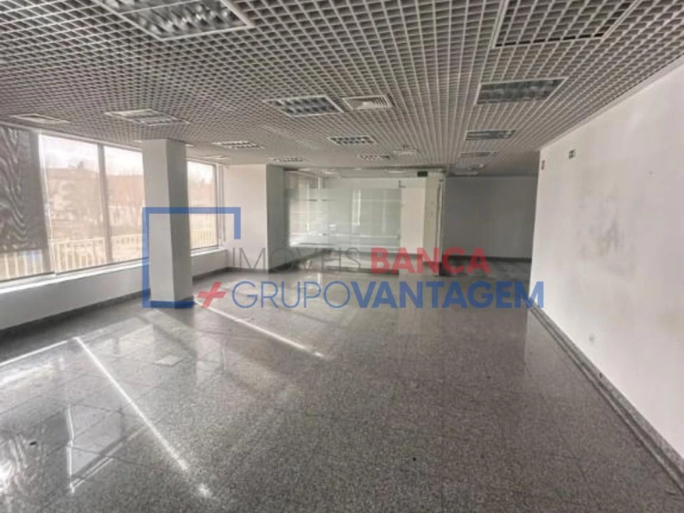 Loja para Venda em Miranda do Corvo Foto 4