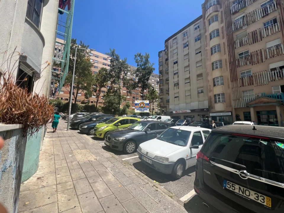 Apartamento T2 para Venda em Algueirão-Mem Martins Foto 3