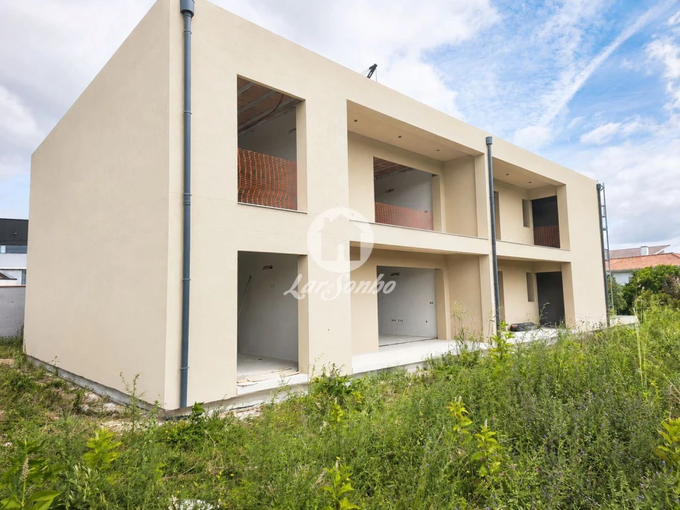Apartamento T2 para Venda em Manhente Foto 1