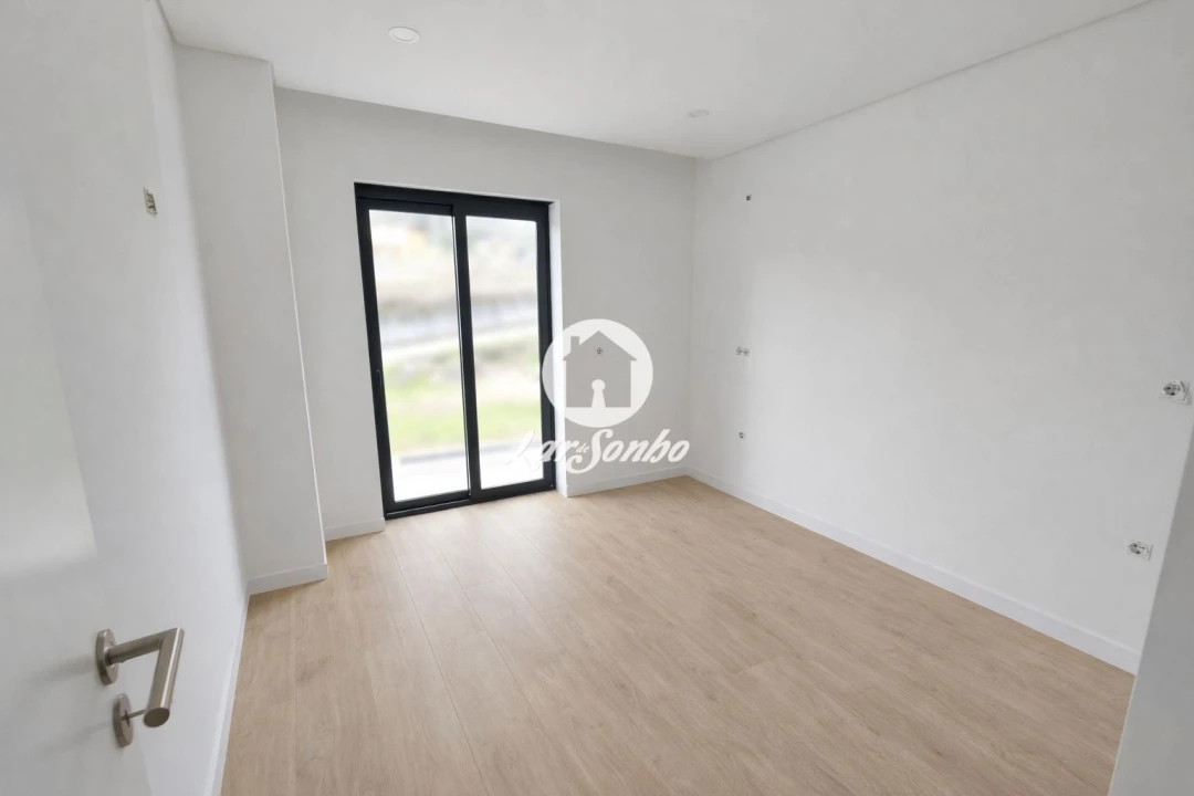 Moradia T3 para Venda em Abade de Neiva Foto 26