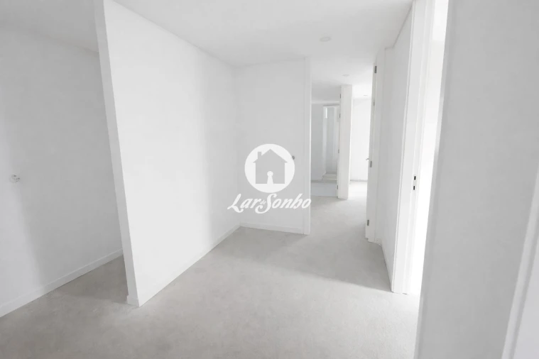 Moradia T3 para Venda em Abade de Neiva Foto 13