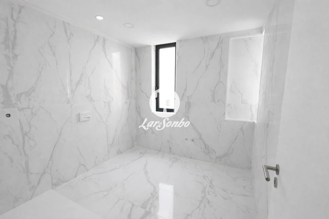 Moradia T3 para Venda em Silva Foto 16