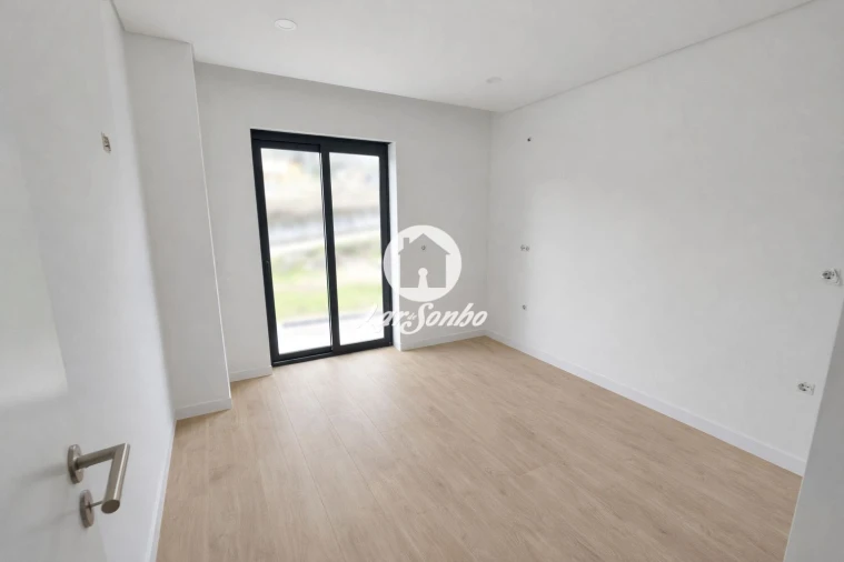 Moradia T3 para Venda em Silva Foto 25