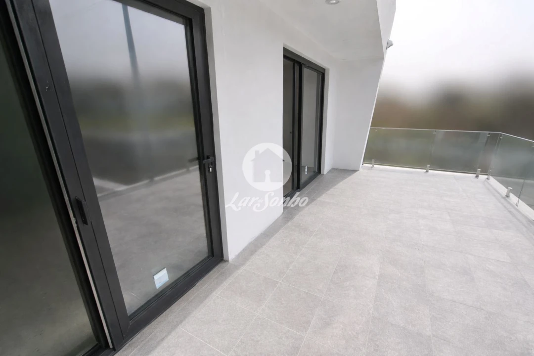 Moradia T3 para Venda em Abade de Neiva Foto 4