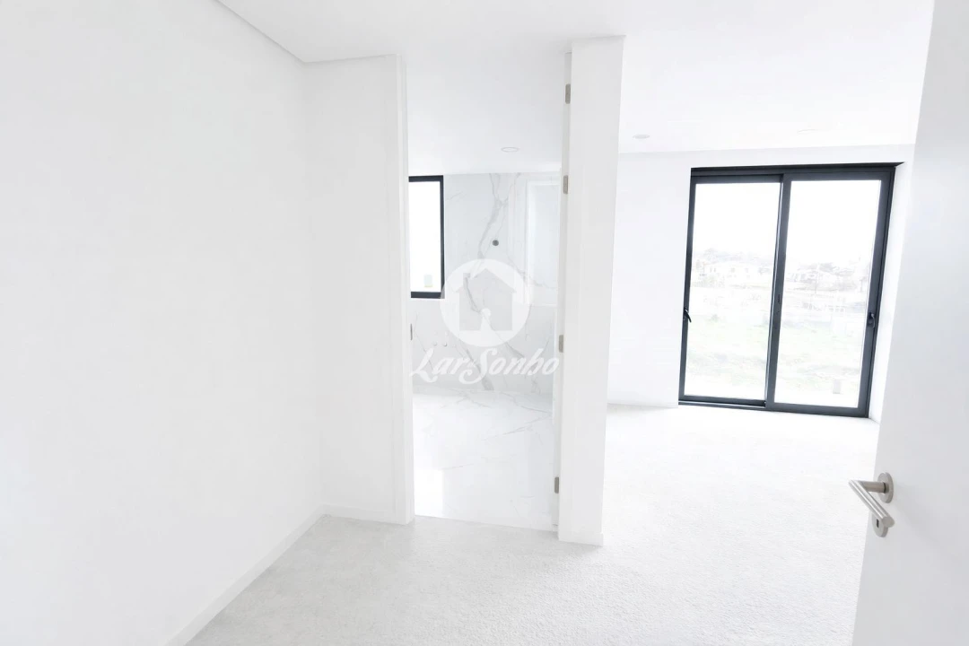 Moradia T3 para Venda em Abade de Neiva Foto 14