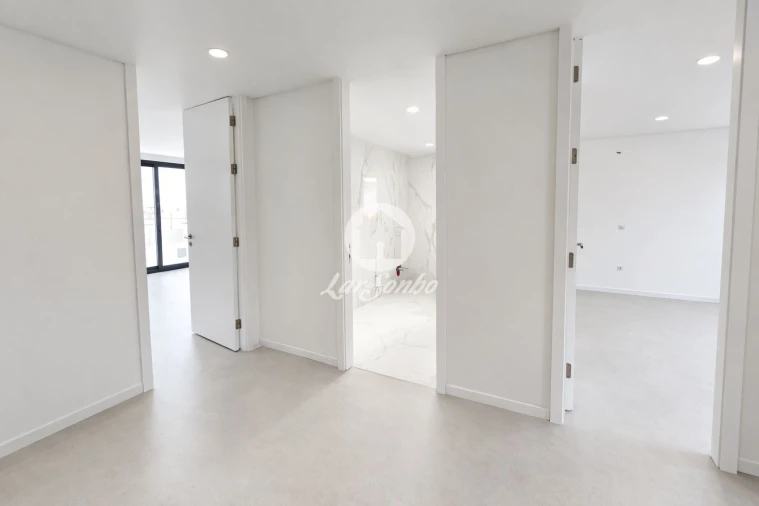 Moradia T3 para Venda em Abade de Neiva Foto 13