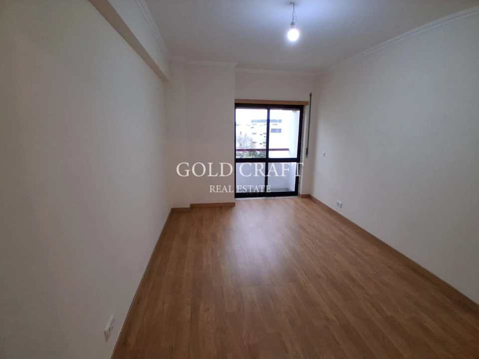 Apartamento T3 para Venda em Rio de Mouro Foto 18