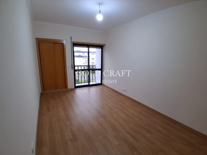 Apartamento T3 para Venda em Rio de Mouro Foto 15