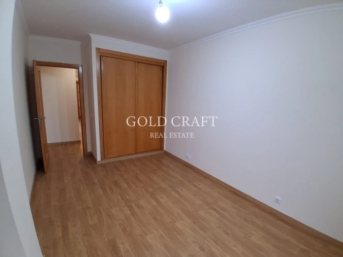 Apartamento T3 para Venda em Rio de Mouro Foto 16