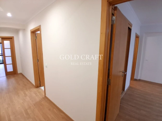 Apartamento T3 para Venda em Rio de Mouro Foto 11