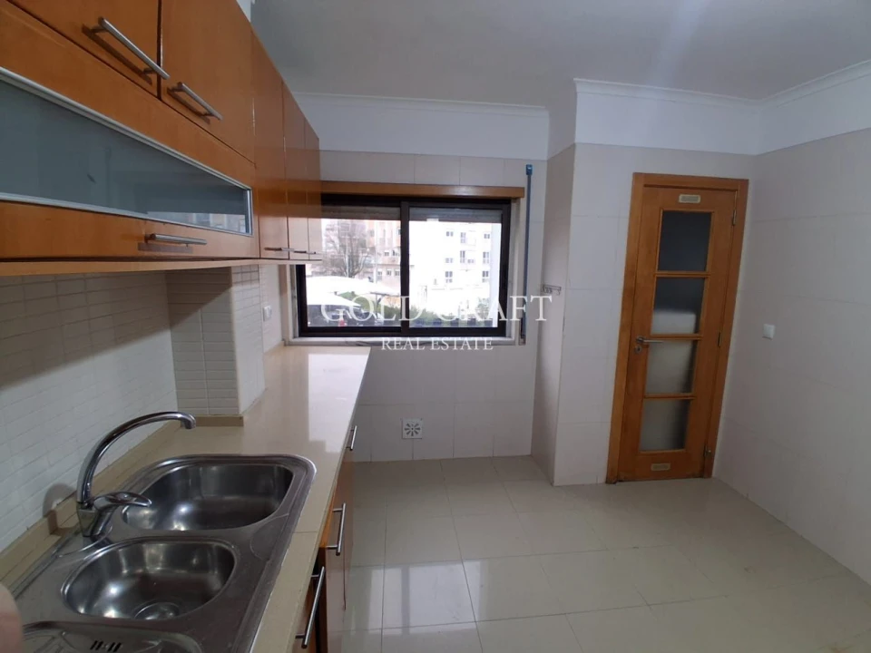 Apartamento T3 para Venda em Rio de Mouro Foto 10