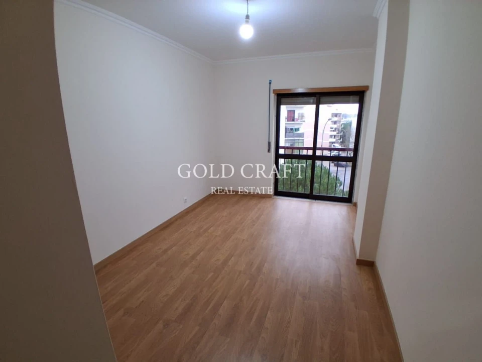 Apartamento T3 para Venda em Rio de Mouro Foto 17