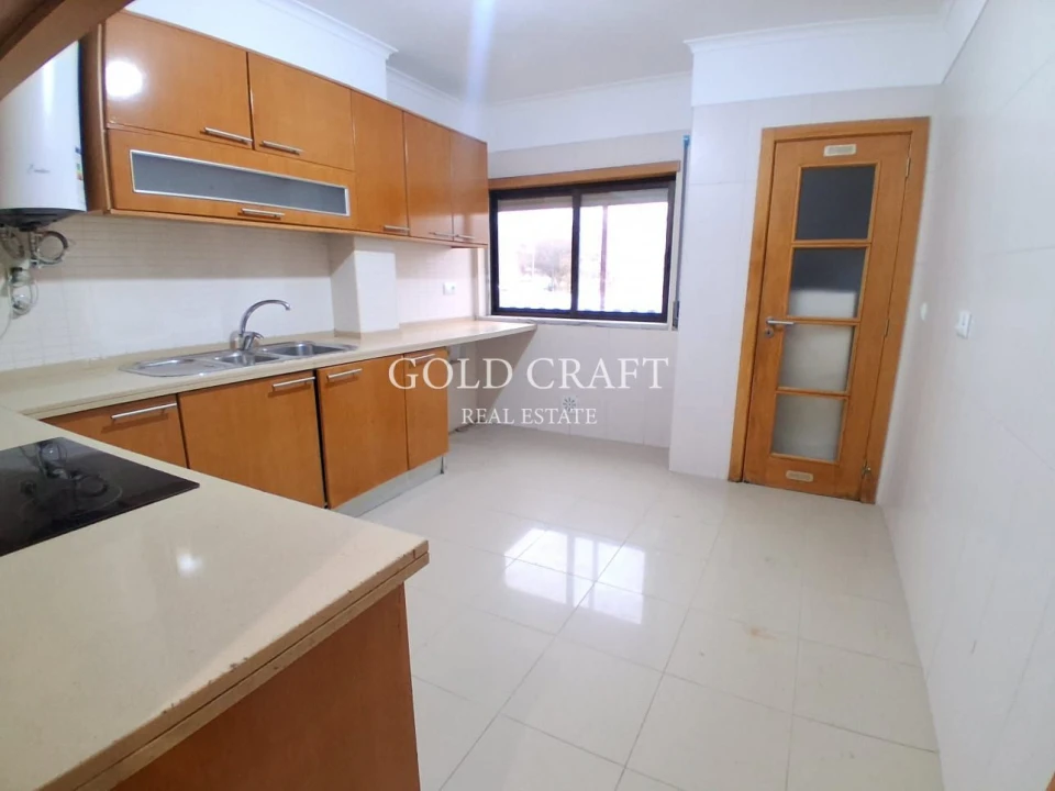 Apartamento T3 para Venda em Rio de Mouro Foto 9