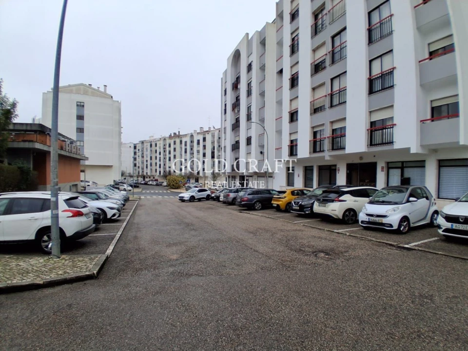 Apartamento T3 para Venda em Rio de Mouro Foto 32