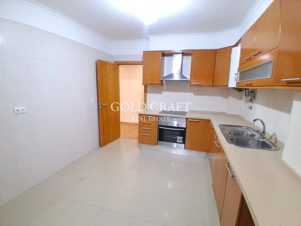 Apartamento T3 para Venda em Rio de Mouro Foto 8