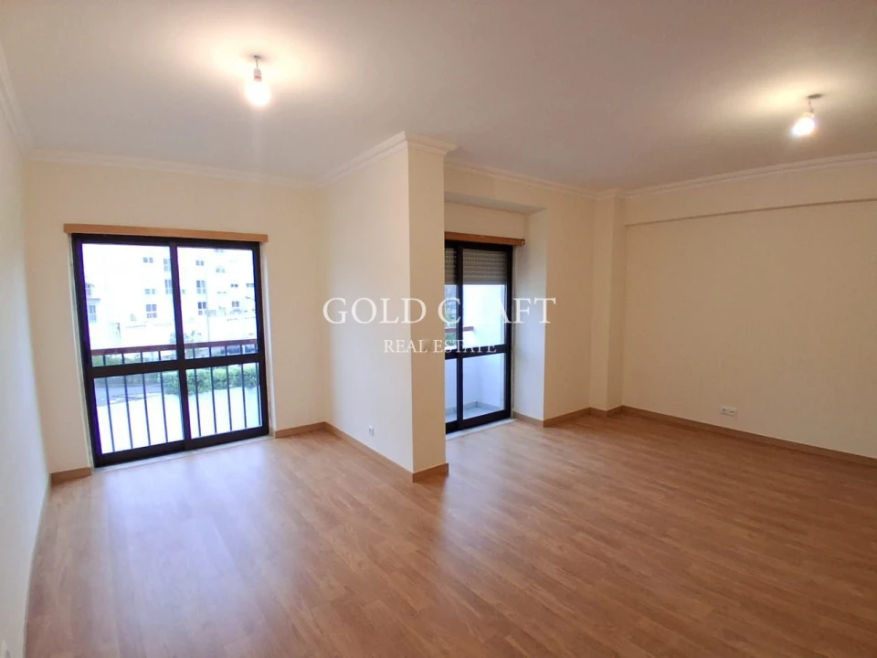 Apartamento T3 para Venda em Rio de Mouro Foto 4