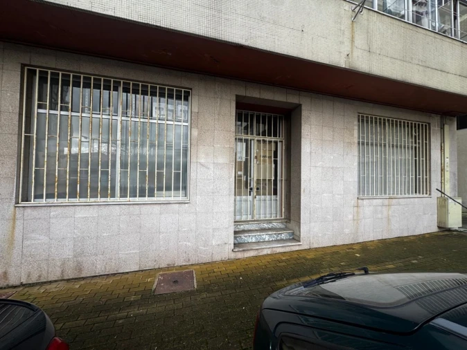 Loja para Venda em Braga (São José de São Lázaro e São João do Souto) Foto 1