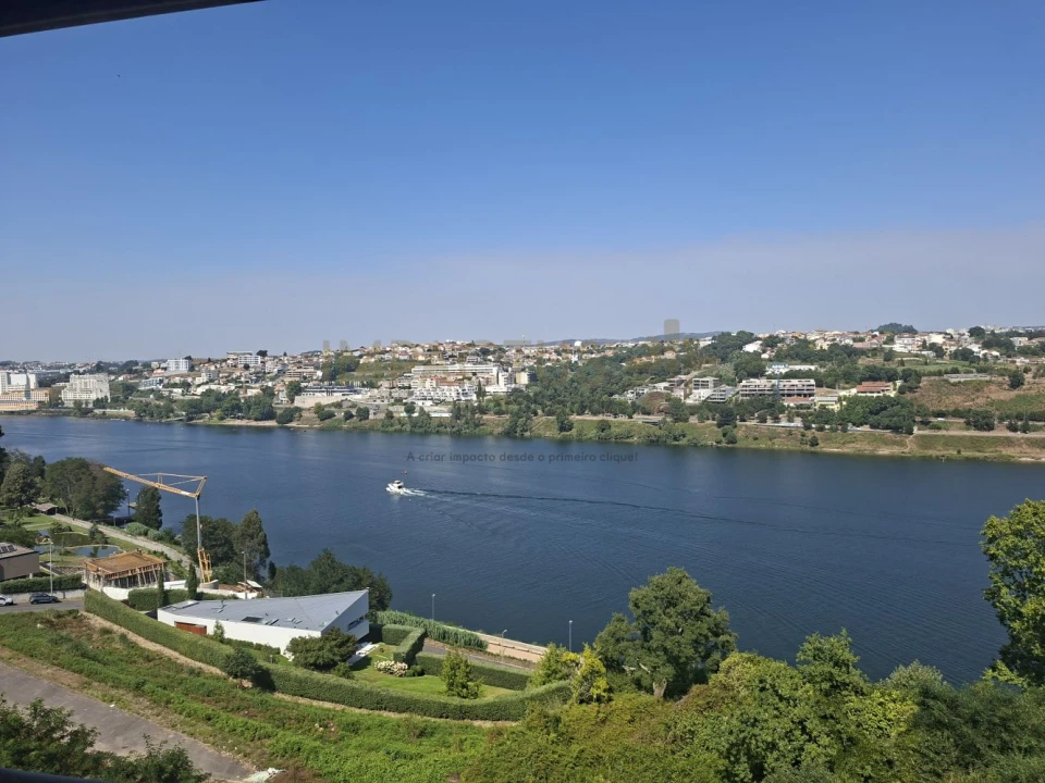 Apartamento T1 para Venda em Oliveira do Douro Foto 2