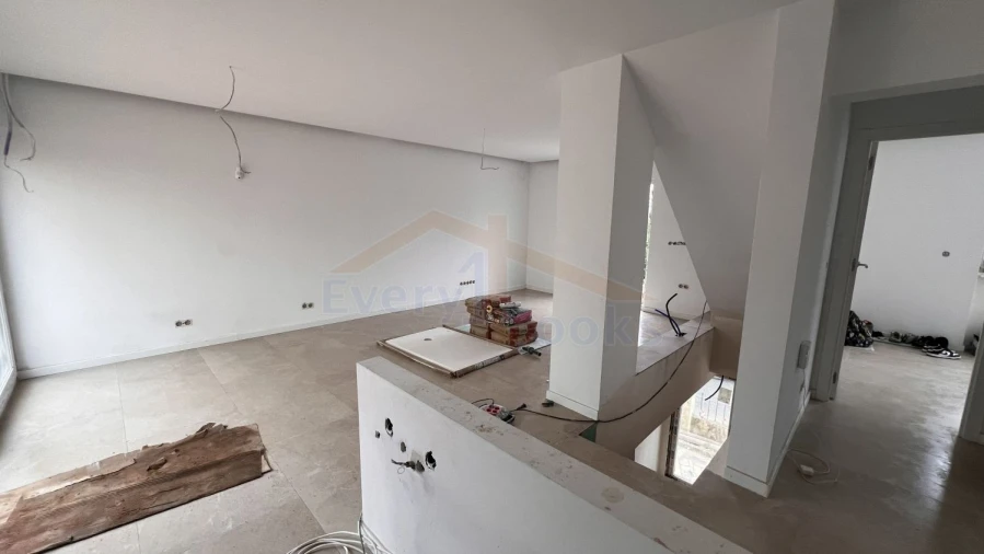 Moradia T3 para Venda em Santa Maria, São Pedro e Matacães Foto 8