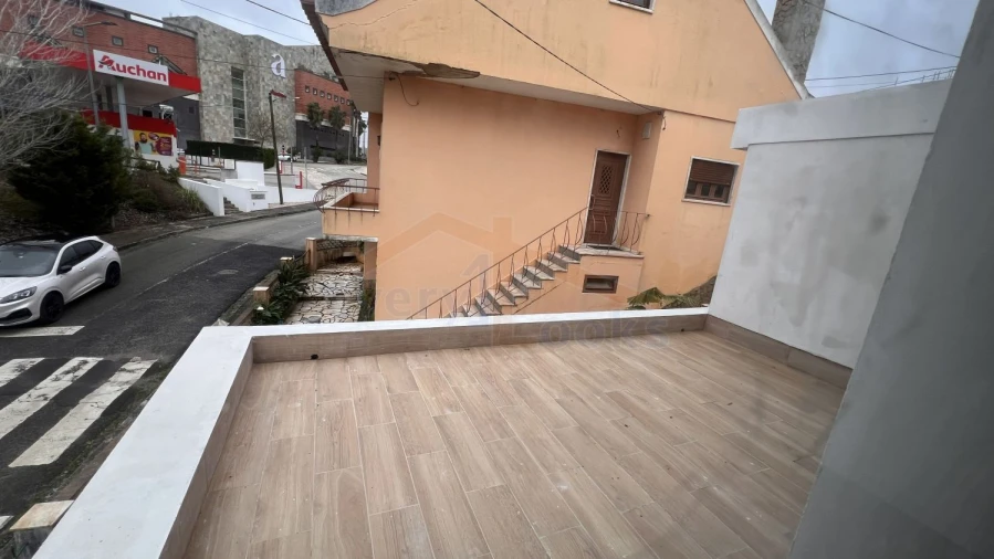 Moradia T3 para Venda em Santa Maria, São Pedro e Matacães Foto 12