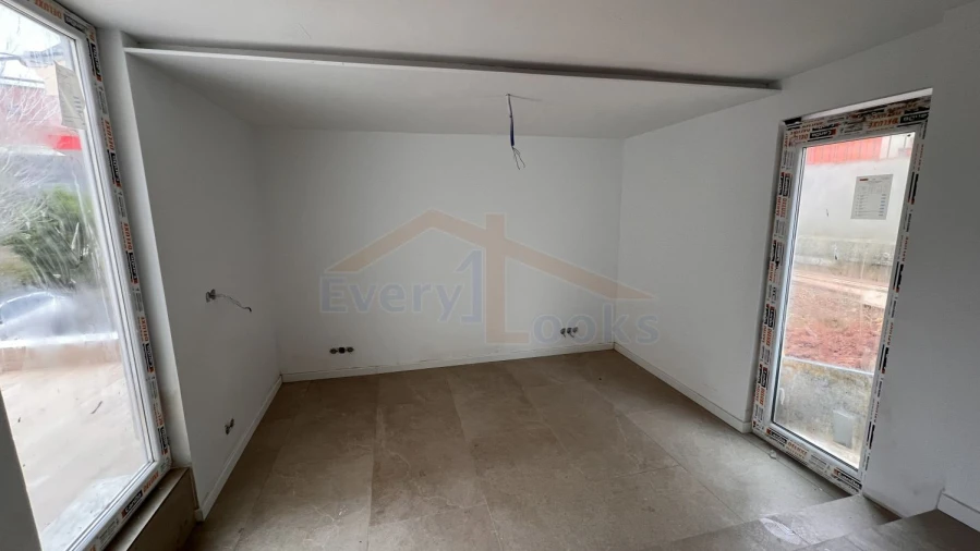 Moradia T3 para Venda em Santa Maria, São Pedro e Matacães Foto 6