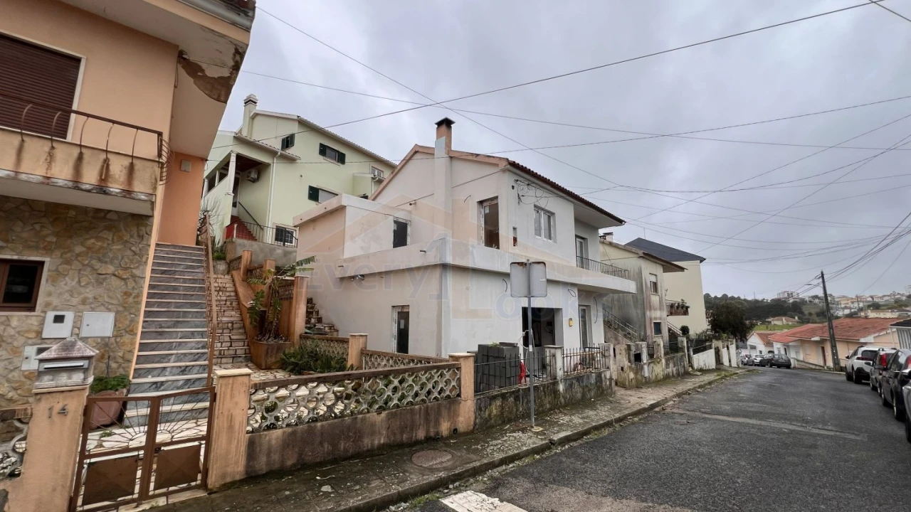 Moradia T3 para Venda em Santa Maria, São Pedro e Matacães Foto 2