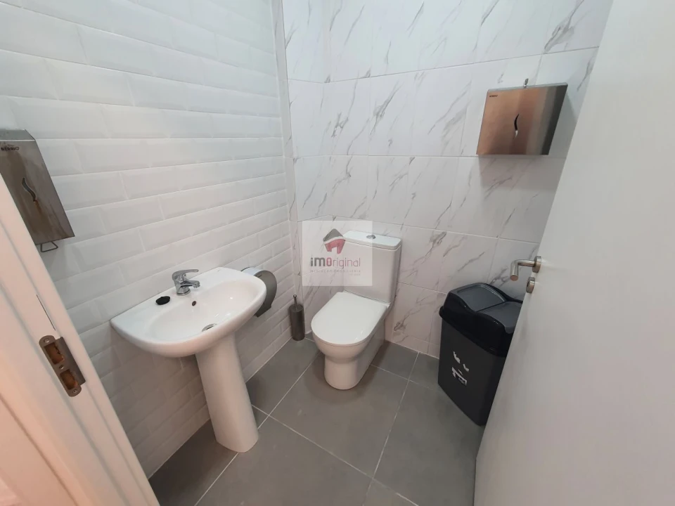 Loja para Venda em Mafamude e Vilar do Paraíso Foto 18