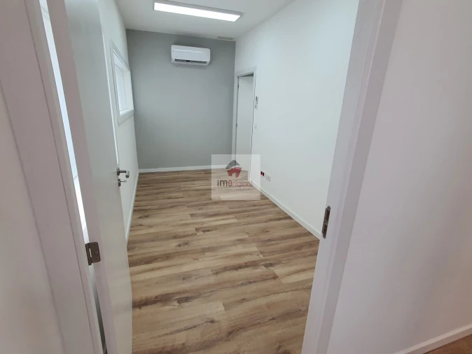 Loja para Venda em Mafamude e Vilar do Paraíso Foto 13